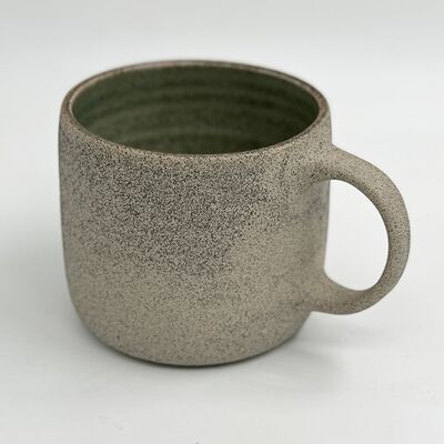 Кружка (керамика ручной работы) в Уголок по цене 4990 ₽