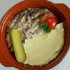 Мраморная говядина в сливочно-грибном соусе с картофельным пюре в Пряности по цене 1095