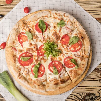 Пицца Цезарьв Сен Тропе по цене 640 ₽