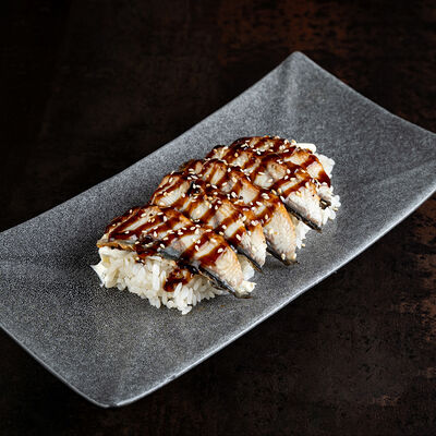 Угорь на рисе в Джонга по цене 660 ₽