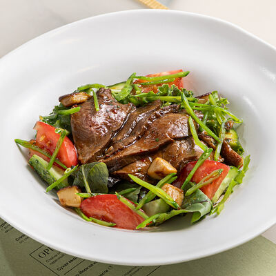 Стейк-салат в М2 Органик Клуб Патриаршие по цене 1450 ₽