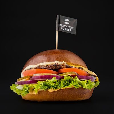 Бургер Самый вкусный Black Angus в Black Star Burger по цене 740 ₽