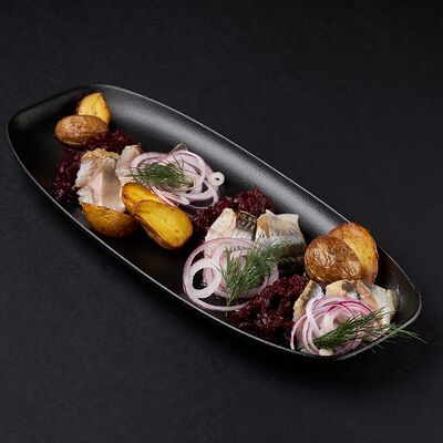 Селедочка с картофелем и свекольной икрой в ЛАЛИКО ГРУЗИНСКАЯ КУХНЯ по цене 680 ₽