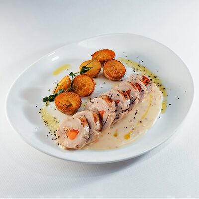 Свиной рулет с овощами и мини-картофелем в #proсчастье по цене 750