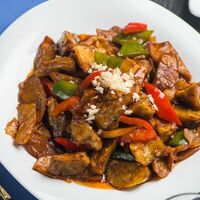 Баклажаны с картофелем и перцем в Кирин китайский ресторан