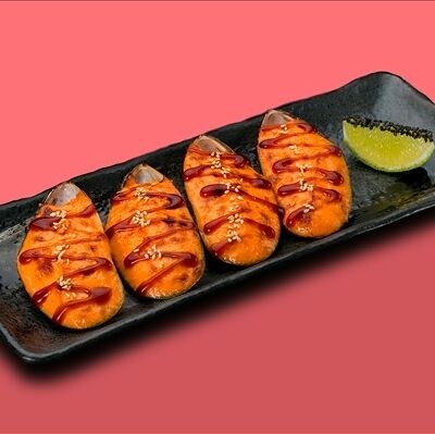 Запеченные Мидии в ракушках с соусом Спайси в О! Суши по цене 790 ₽