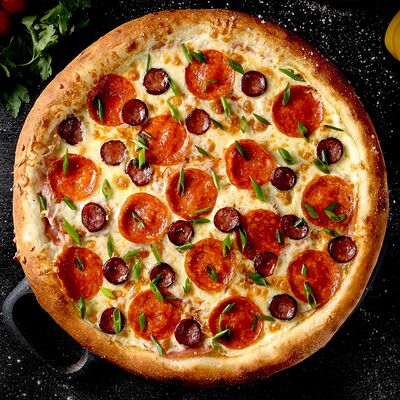 Пицца Мясная 30 см в Hot Pizza по цене 830 ₽