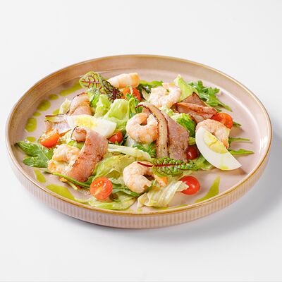 Кобб с беконом и креветками в Gytбаr по цене 855 ₽