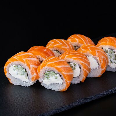 Филадельфия с огурцом в СушиТаяки по цене 1473 ₽