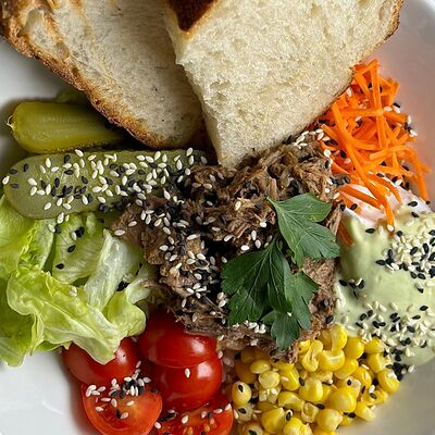 Боул с говядиной в Camon Cafe по цене 820 ₽