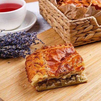 Пирог с капустой в Много хлеба по цене 86 ₽