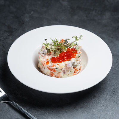 Оливье с лососем в Честнок по цене 410 ₽