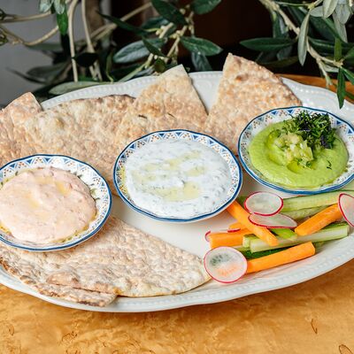 Ассорти Мезе в Grecco по цене 1190 ₽