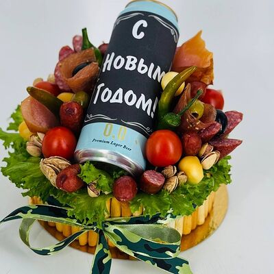 Бенто тортик Халяль с безалкогольным пивом С новым годом в Дарите красиво по цене 4400 ₽
