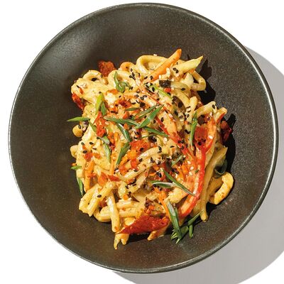 Вок с курицей в соусе карри в Песто Тесто по цене 630 ₽