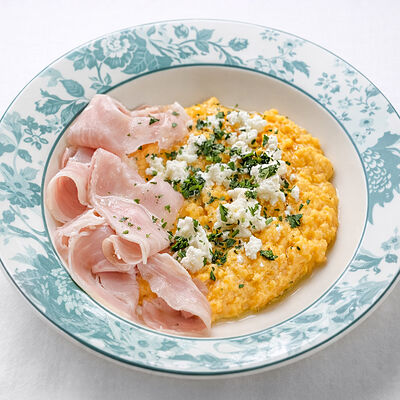 Скрембл с прошутто котто и фетой в Mio Bistrot по цене 690 ₽