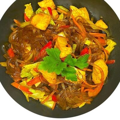 Wok с курицей в Кузьмичь по цене 385 ₽