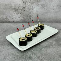 Рулетик с чернилами каракатицы и креветкой в Food Embassy Гастролофт Юлии Высоцкой