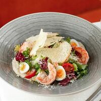 Цезарь с креветками в Лебовски Пицца и Боулинг