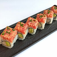 Ролл с острым тунцом и креветкой в Mojo