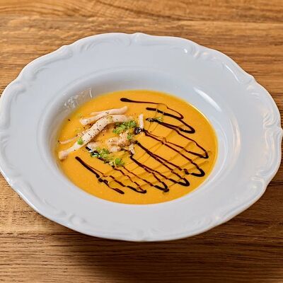 Крем-суп из батата с креветками и кальмаром в Итальянцы по цене 400 ₽