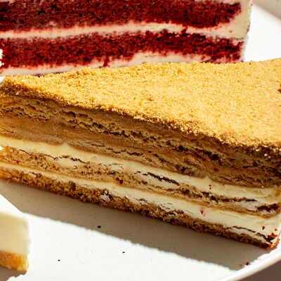 Торт Медовик в Грин по цене 290 ₽