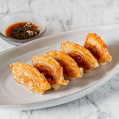 Гедза с камчатским крабом в Dragon по цене 1550 ₽