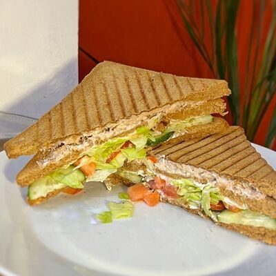 Сандвич с тунцом в Суп с котом по цене 520 ₽