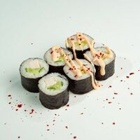 6. Малый ролл: курица, огурец, соус спайси (6 шт.) в ЁБИСАН