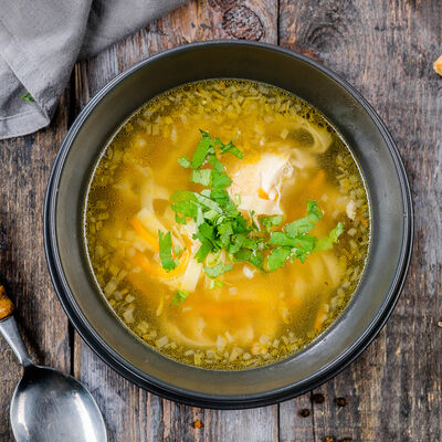 Домашний суп-лапша с цыпленком в Роял Палас по цене 340 ₽