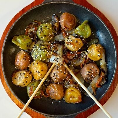 Пельмени по-азиатскив Вятский чебурек по цене 540 ₽