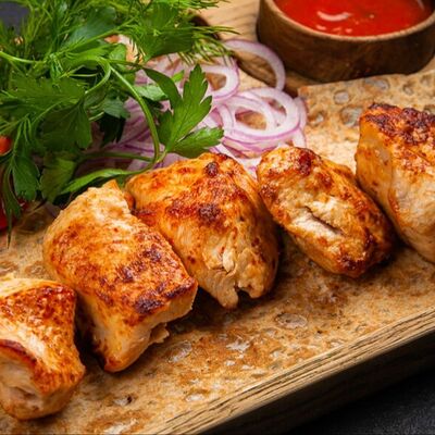 Шашлык из куриных бедер в Пандок по цене 435 ₽