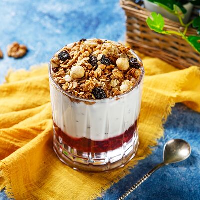 Гранола с йогуртом в Греки Здесь по цене 250