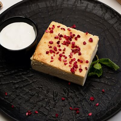 Творожная запеканка со сметаной в Гури по цене 500 ₽