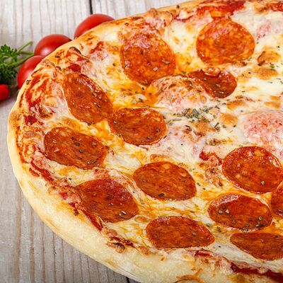 Пицца Пепперони в Грузинский дворик по цене 600 ₽