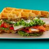 Вафельброд с беконом, пепперони и куриной грудкой в Вафливафли по цене 550