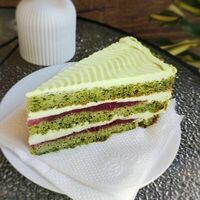 Торт бисквитный фисташка и малина в Sovkusom