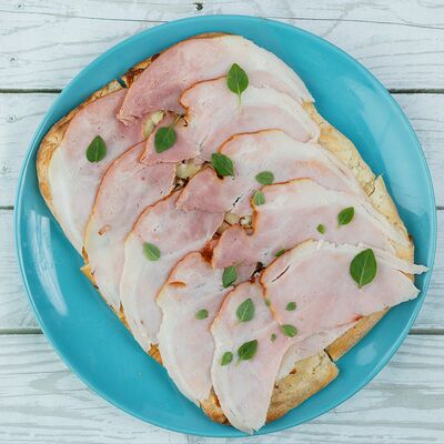 Пицца с ветчиной и грибами в Хорошие руки Рыба по цене 1370 ₽