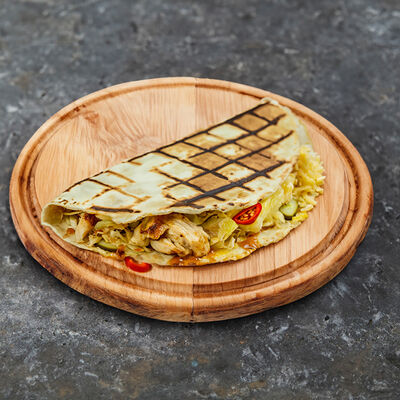 Пицца закрытая Фирменная в Kazan Food Халяль по цене 300 ₽