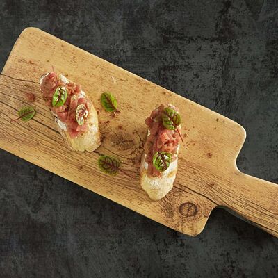 Брускетта с тунцом в Остерия Il Massimo по цене 550 ₽