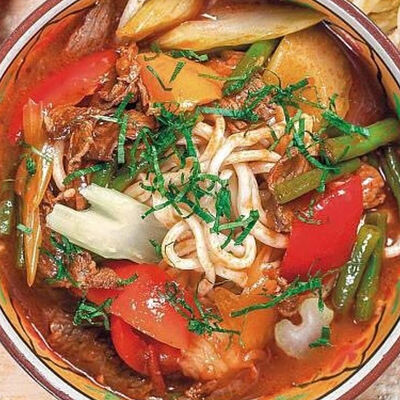 Лагман по-узбекски на дровяной печи в Кухня на углях по цене 420 ₽