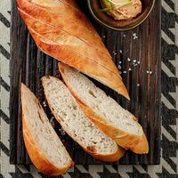 Половинка багета в Лебовски Пицца и Боулинг