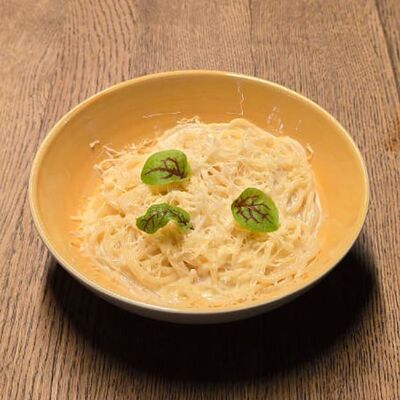 Спагетти в сливочном соусе в Море Есть по цене 350 ₽