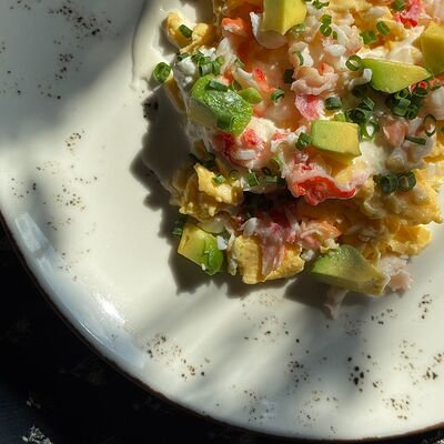 Скрембл с крабом, страчателлой и авокадо в MeatBarrique по цене 1950 ₽