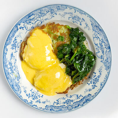 Драник с яйцом пашот и голландским соусом в Niki по цене 950 ₽