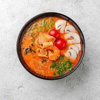 Том ям с морепродуктам в Em Tom Yum