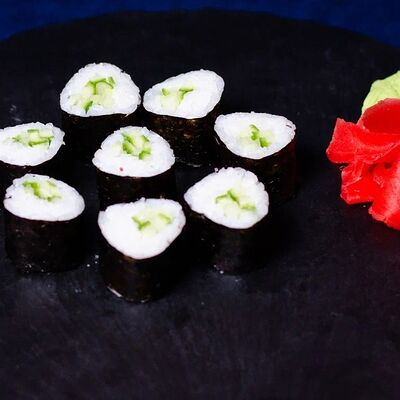 Маки Огурец в Роллс ройс по цене 210 ₽