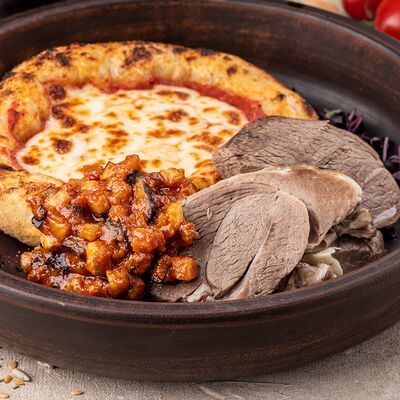 Томленый ягненок с лепешкойв Русская усадьба по цене 1100 ₽