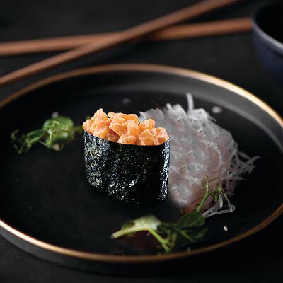 Сяке Спайси гункан в СушиСтор по цене 114