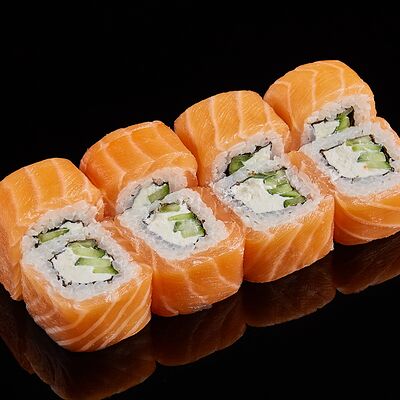 Роллы Филадельфия с огурцом в Crazy Brothers по цене 690 ₽